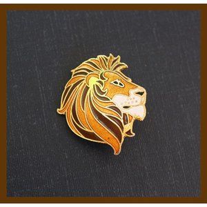 vintage Gift Creations gold-tone and enamel lion head pin
